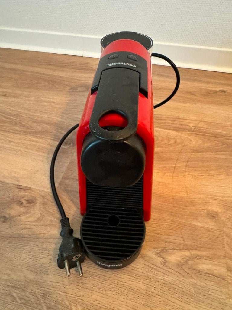 DE LONGHI Nespresso - Essenza Mini, Afneembaar waterreservoir, Espresso apparaat, Ophalen of Verzenden, Zo goed als nieuw