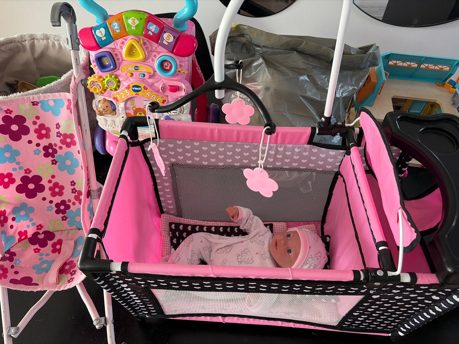Poppenbedje met eetstoel en Baby Annabell pop, Kinderen en Baby's, Ophalen of Verzenden, Gebruikt, Babypop