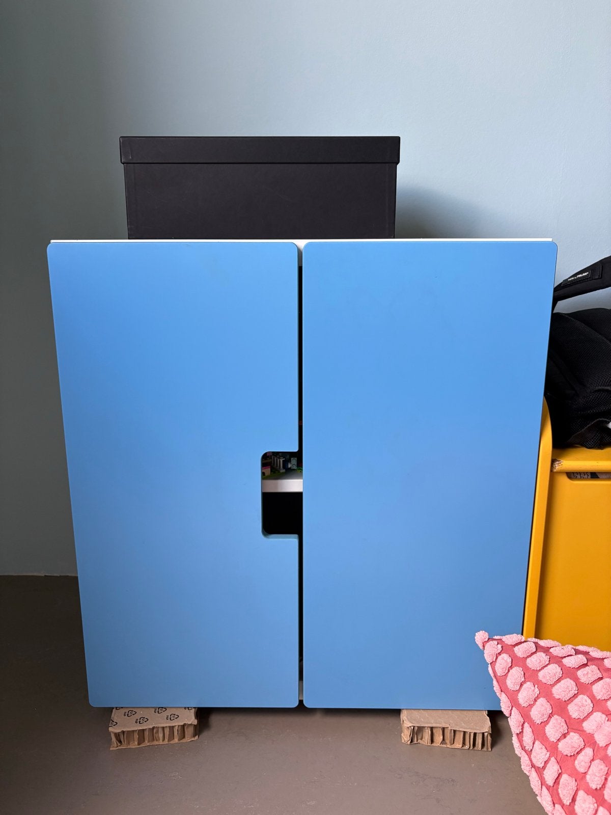 IKEA Småstad kastjes met deuren en planken, gebruikt, Ophalen, Gebruikt, 50 tot 100 cm, Minder dan 100 cm