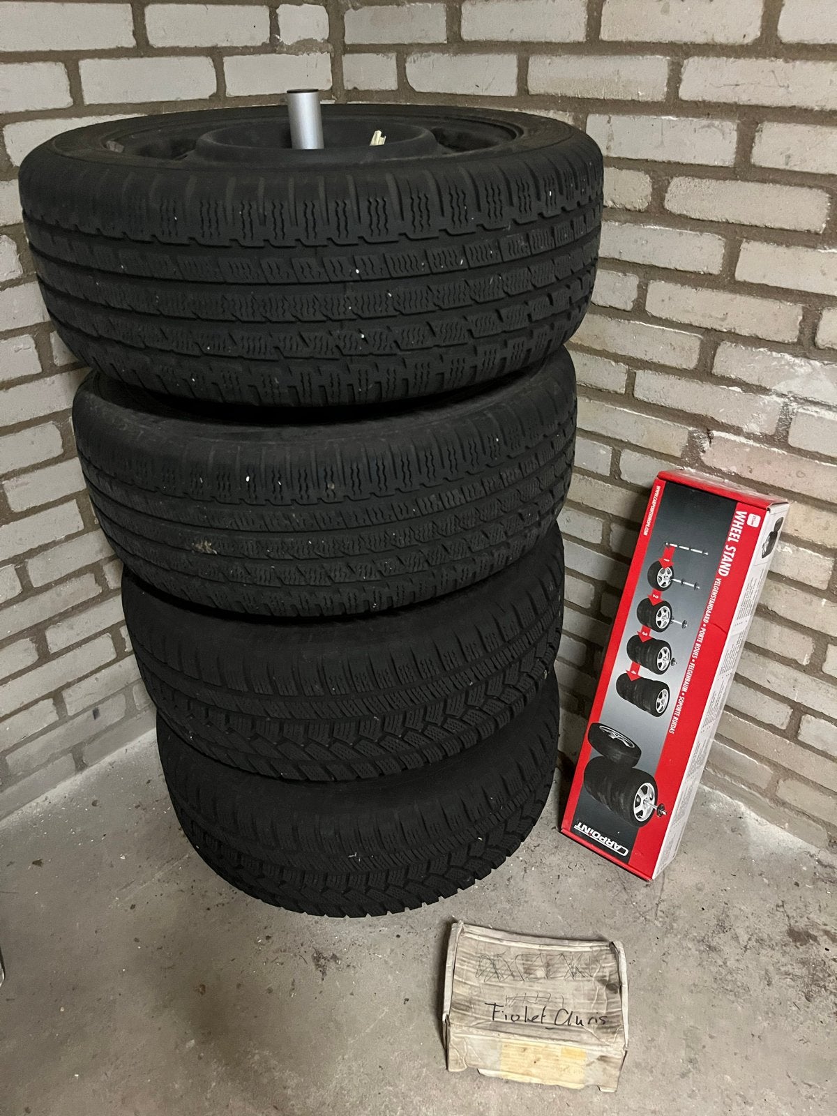 Winterbanden met stalen velgen 205/55 R16, Ophalen, Gebruikt