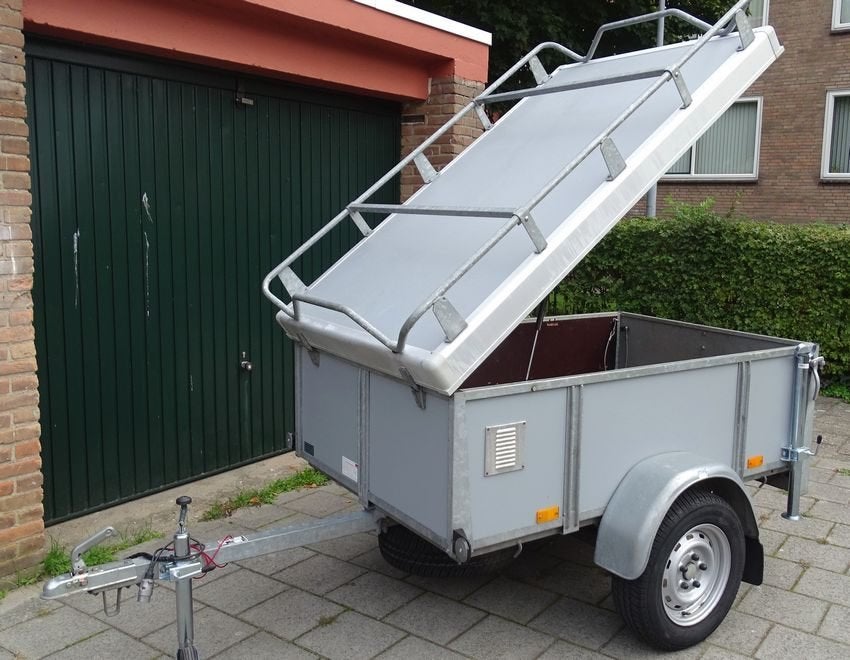 Super mooie Saris aanhanger met klepdeksel., Ophalen, Zo goed als nieuw