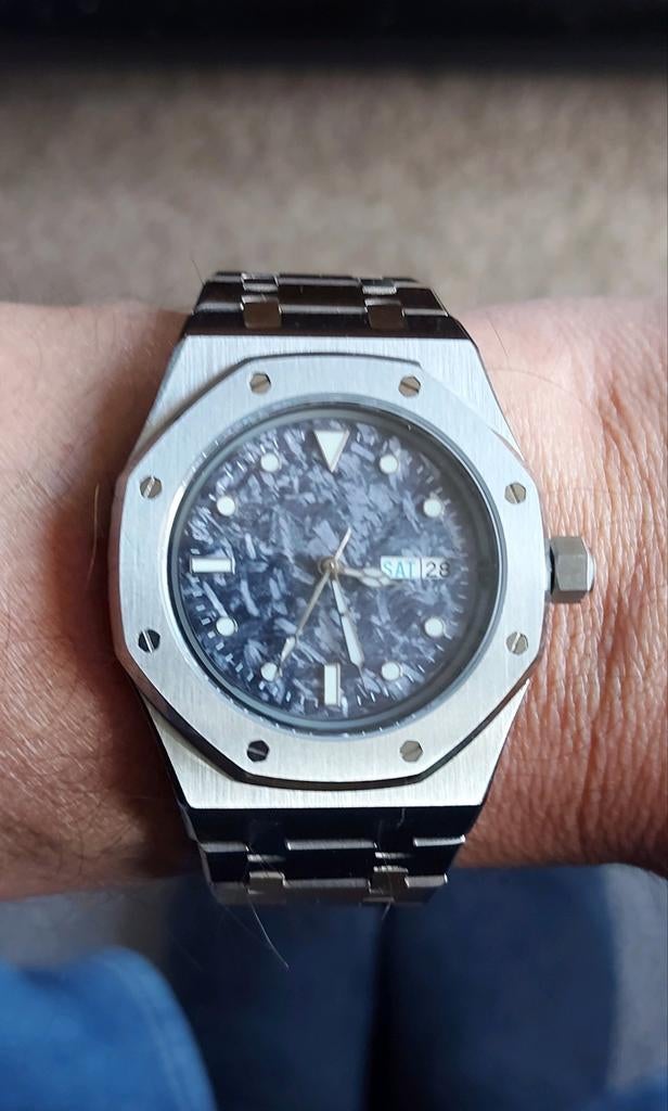 Nieuw horloge met carbon wijzerplaat, Overige merken, Staal, Staal, Polshorloge