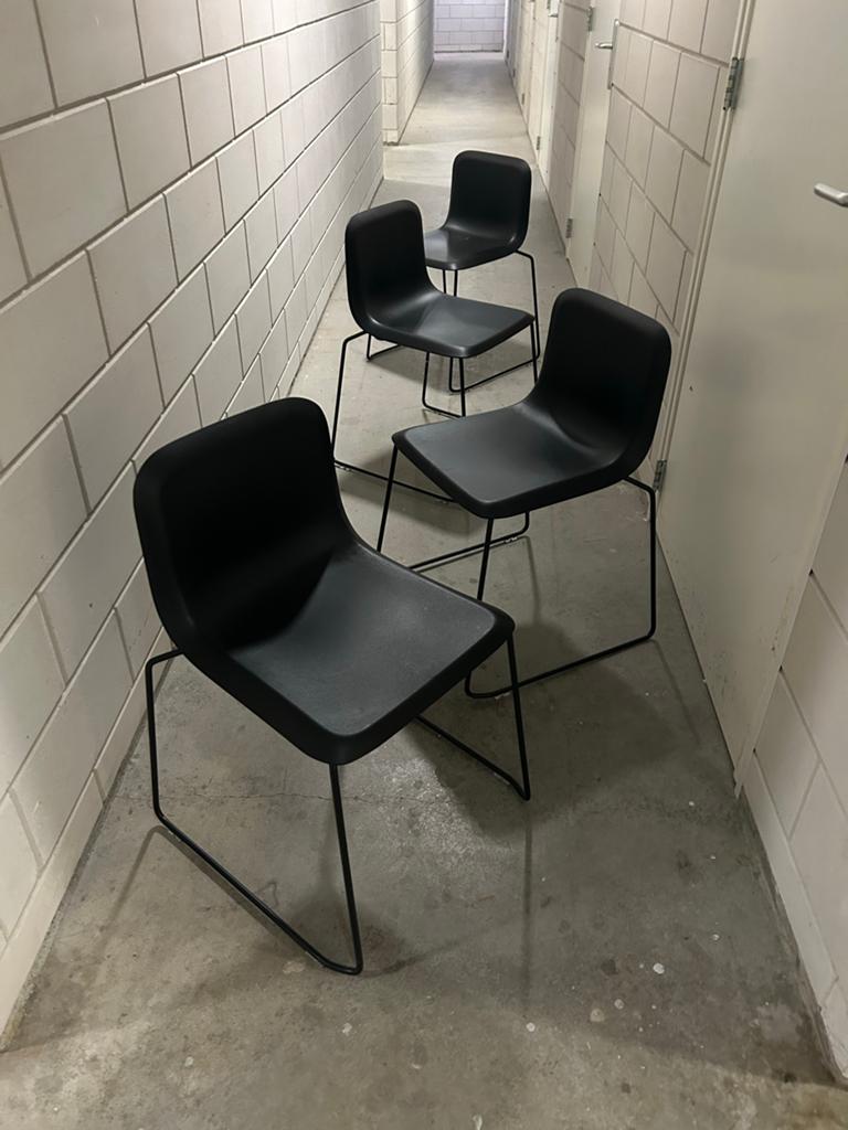 Richard Hutten - This Chair (Limited Edition Low Back), Huis en Inrichting, Stoelen, Gebruikt, Vier, Kunststof, Zwart, Ophalen