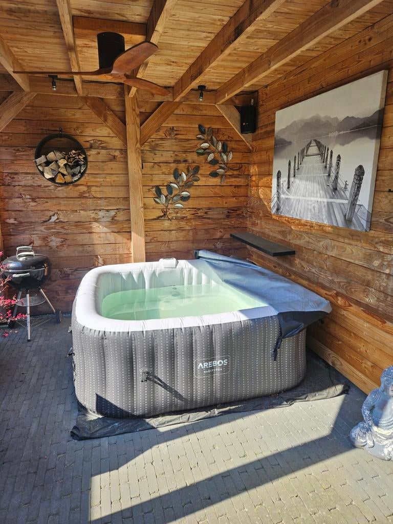 Zeer nette jacuzzi met ondervloer., Ophalen of Verzenden, Zo goed als nieuw