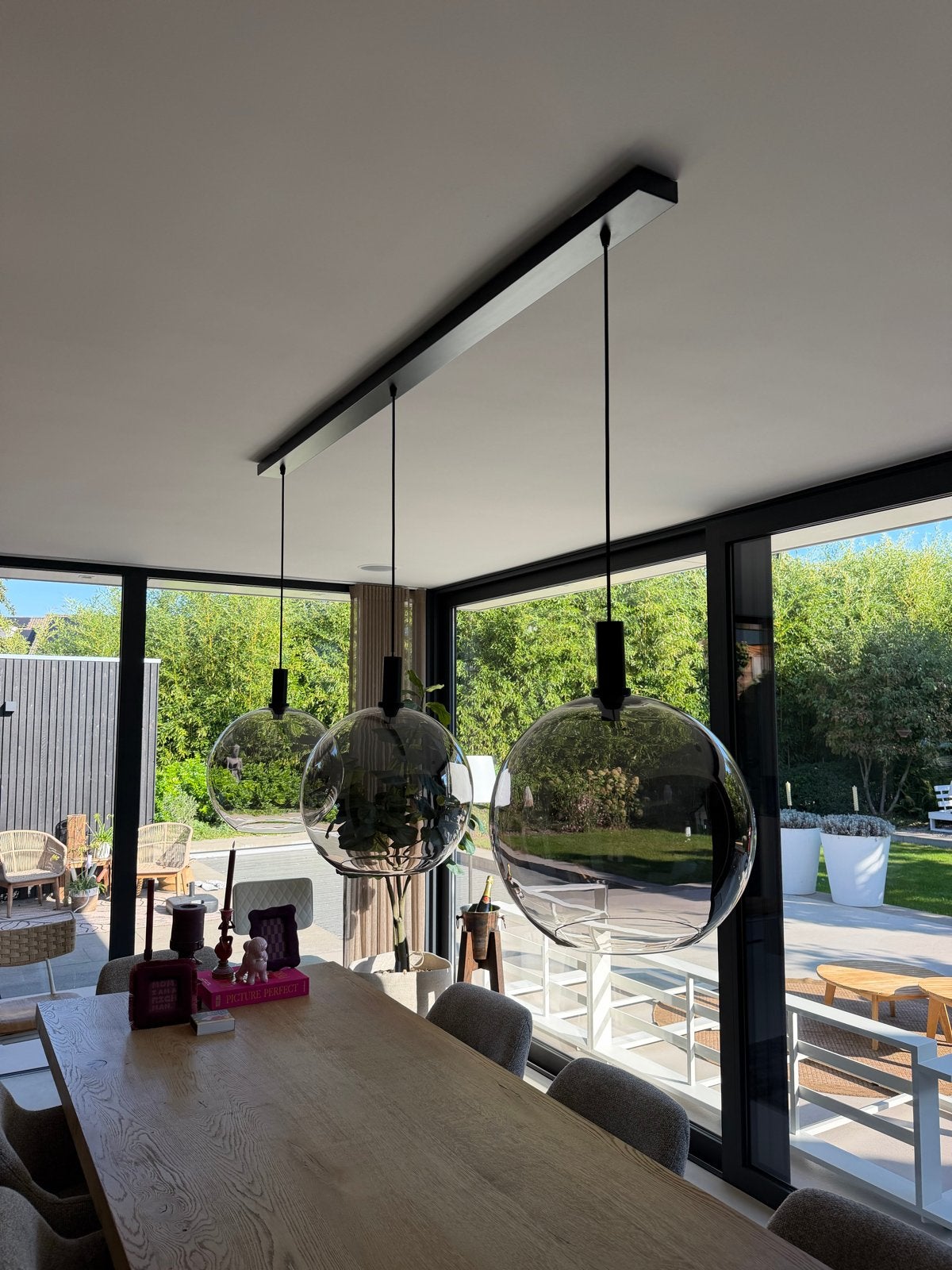 Hanglamp met 3 zwarte glazen smoke bollen (40cm), Ophalen, Zo goed als nieuw, Glas
