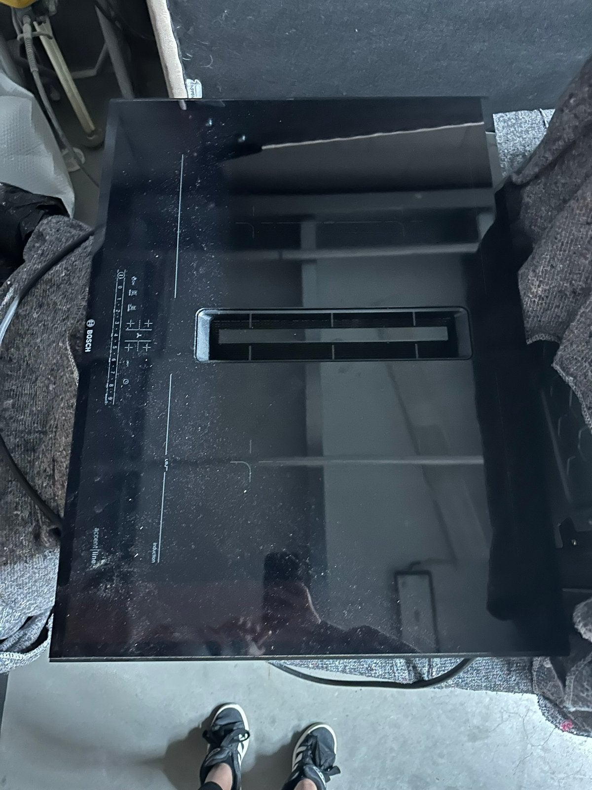 Bosch inductieplaat geïntegreerde afzuiging 70 cm PVQ795F25E, Ophalen, 4 kookzones, Zo goed als nieuw, Energieklasse A of zuiniger