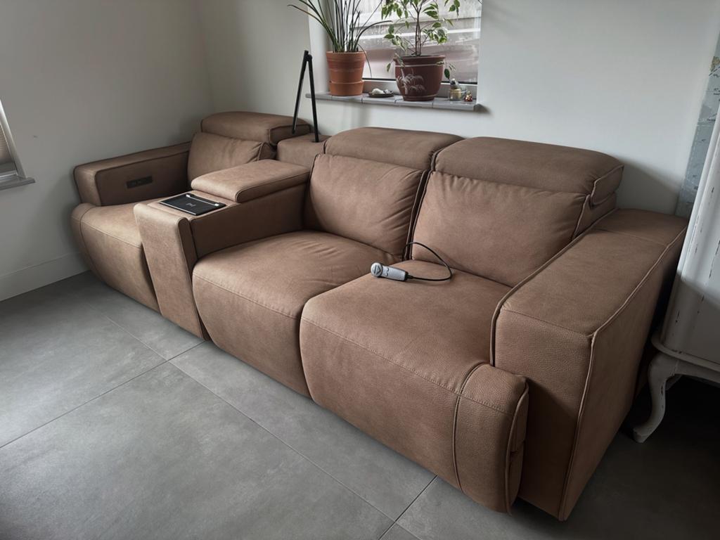 1 jaar oud! Luxe bank met relaxfunctie en oplaadpunten, Ophalen, 250 tot 300 cm, Minder dan 75 cm, Driepersoons