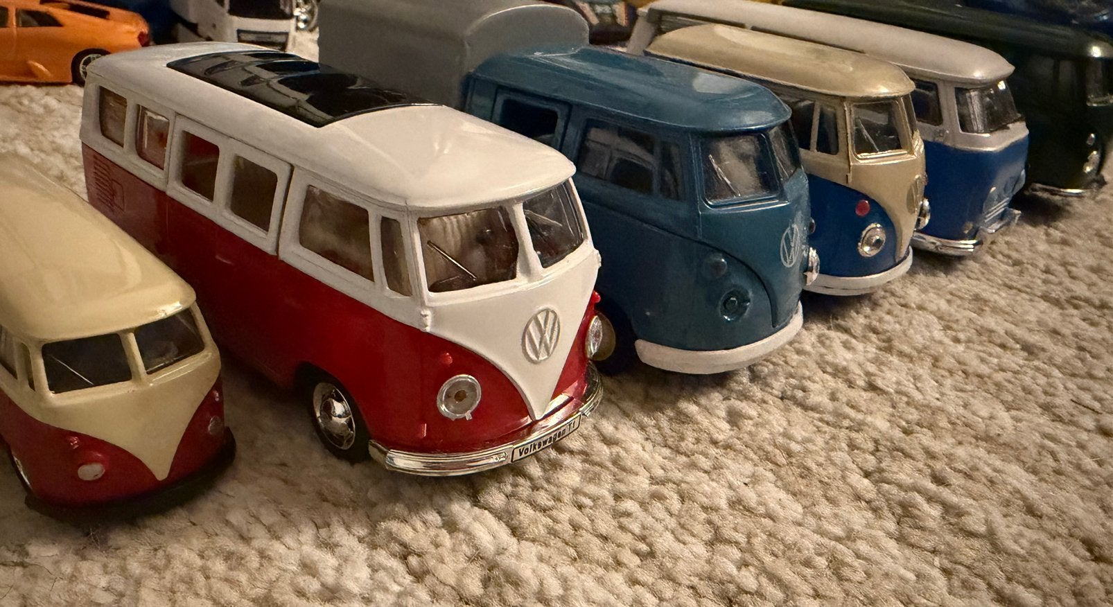 Volkswagen busjes, Hobby en Vrije tijd, Modelauto's | 1:24, Ophalen of Verzenden, Gebruikt