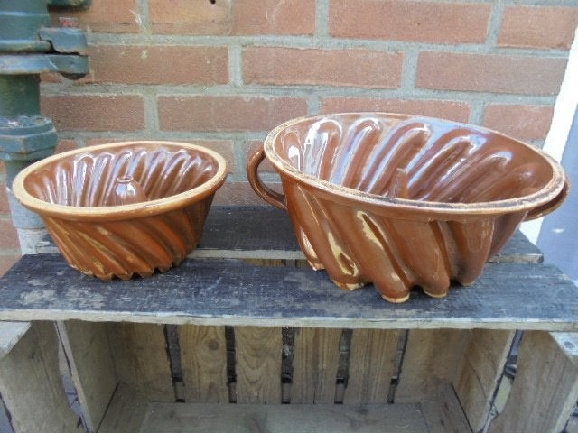bruin bakelieten puddingvormen, doorsnee 27H12 en 20H9cm, Ophalen of Verzenden