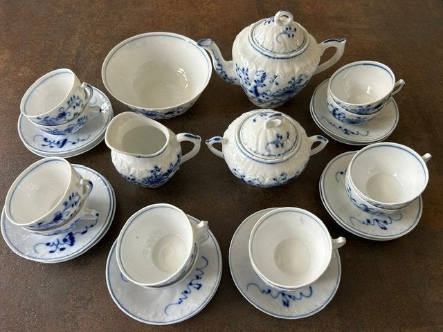 Zwiebelmuster theeservies, Ophalen