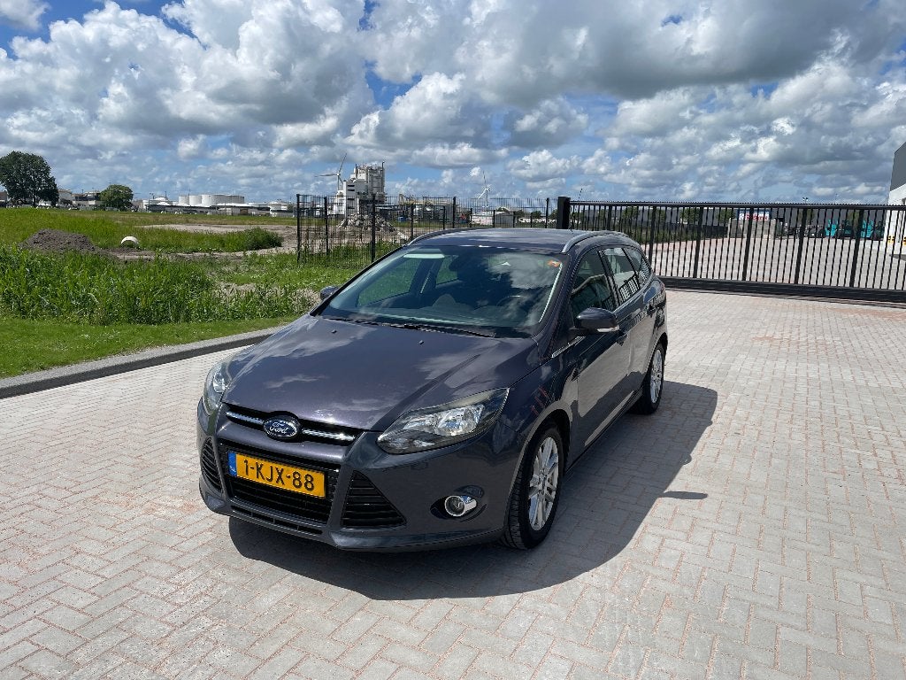 Ford Focus 1.0 Ecoboost 92KW Wagon 2013 - Grijs - NIEUWE APK, Auto's, Euro 5, Zwart, Origineel Nederlands, Handgeschakeld