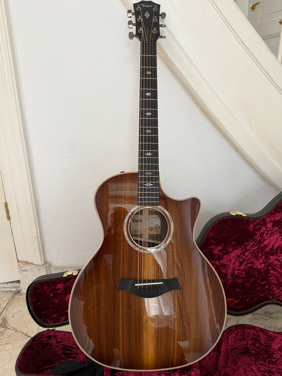 Taylor Custom GA Walnut akoestische gitaar met koffer