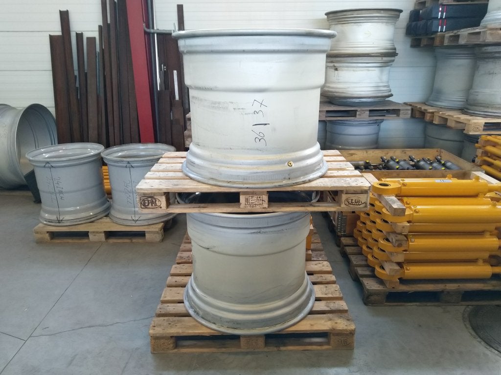 27 x 32 Inch velgen voor 900/60 x R32 banden, Ophalen of Verzenden, Niet ingevuld, Niet ingevuld, Niet ingevuld