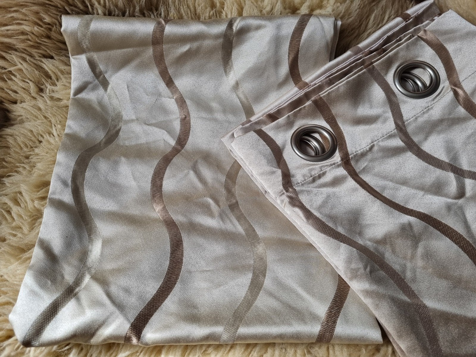 Gordijnen 2 stuks - 170x140 cm - Crème met bruine golven, Met ringen, 170 cm, Ophalen of Verzenden, Zo goed als nieuw