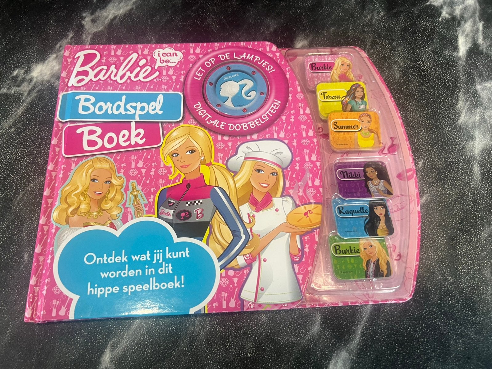 Barbie bordspellen boek, Ophalen of Verzenden, Zo goed als nieuw