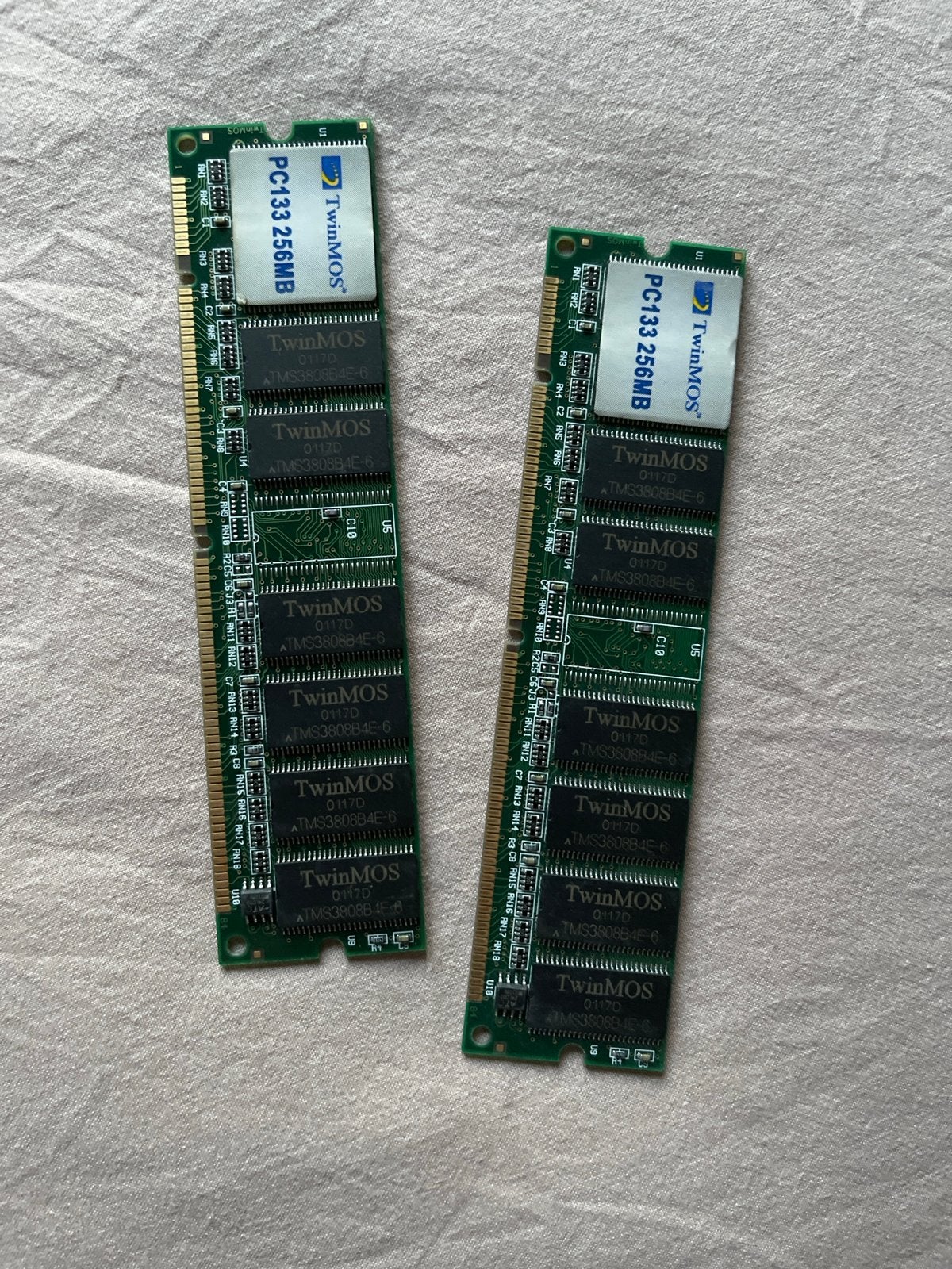 TwinMOS 256 MB PC133 SDRAM Geheugenmodules (2 stuks), Computers en Software, RAM geheugen, Ophalen, Overige soorten, Desktop, Gebruikt