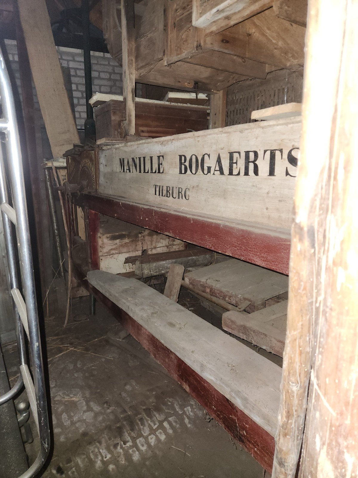 Dorsmachine Bogaerts Tilburg, Ophalen