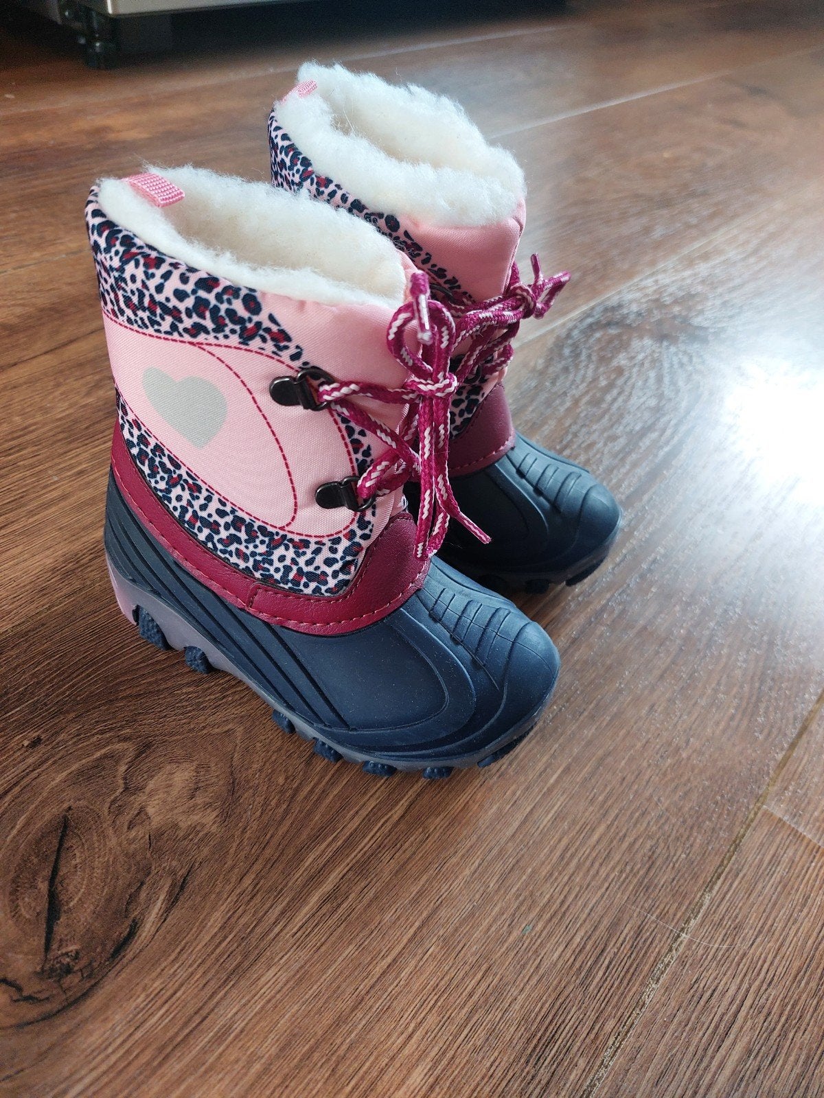 Nieuwe snowboots met lampjes in maat 24, Meisje, Nieuw, Ophalen of Verzenden, Laarzen