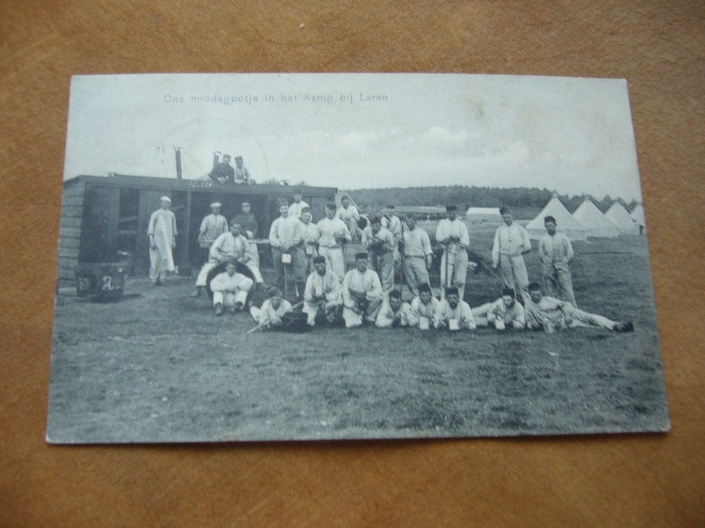 LAREN  =  ONS MIDDAGJEPOTJE IN HET KAMP   1909, Ophalen of Verzenden, Voor 1920, Gelopen, Noord-Holland