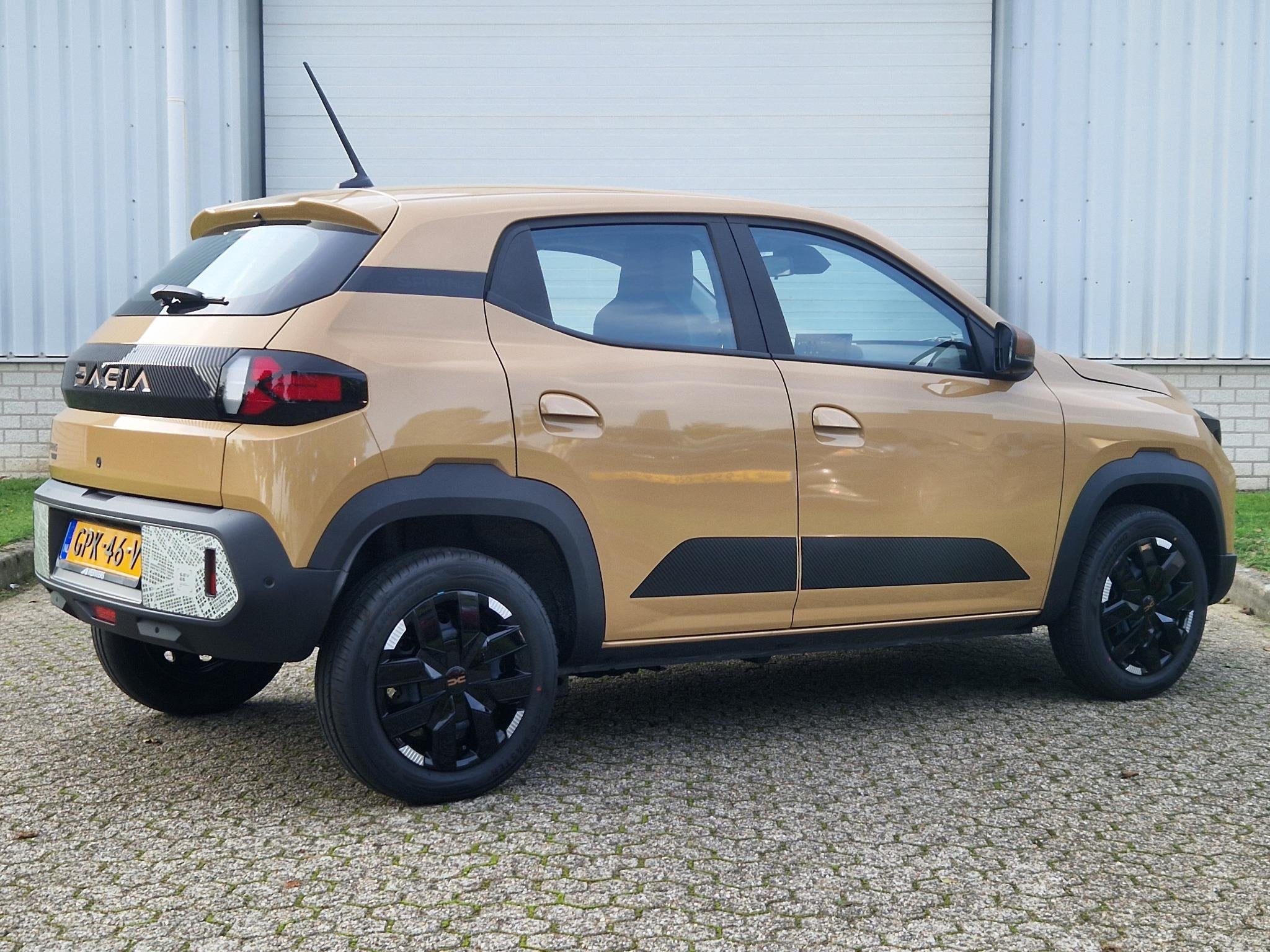 Dacia Spring Extreme 65PK 27 kWh / Airco / DAB Radio / Navig, Auto's, Dacia, 4 stoelen, Leder en Stof, Beige, 225 km