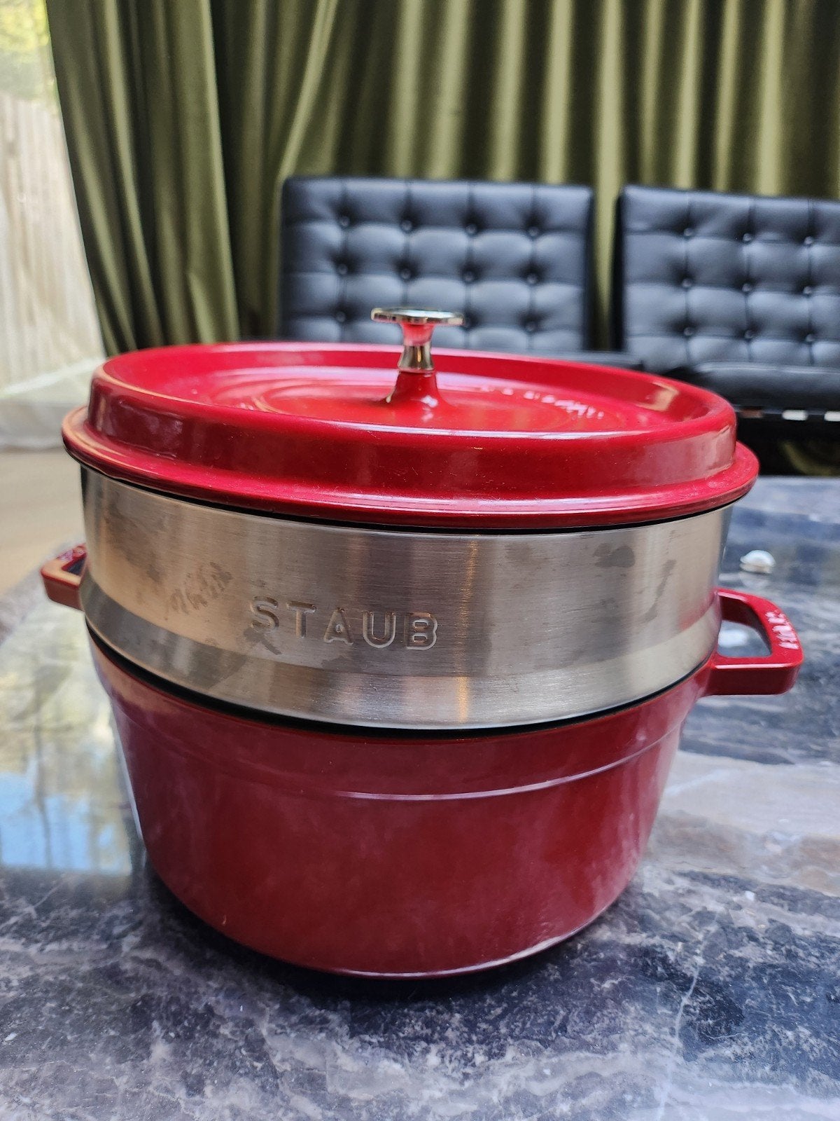 Staub La Cocotte Braadpan met Stoominzet - 27cm, Ophalen, Gebruikt, Met deksel, Braadpan