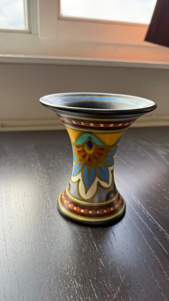 gouds plateel handbeschilderde aardewerken vaasje te koop., Ophalen of Verzenden