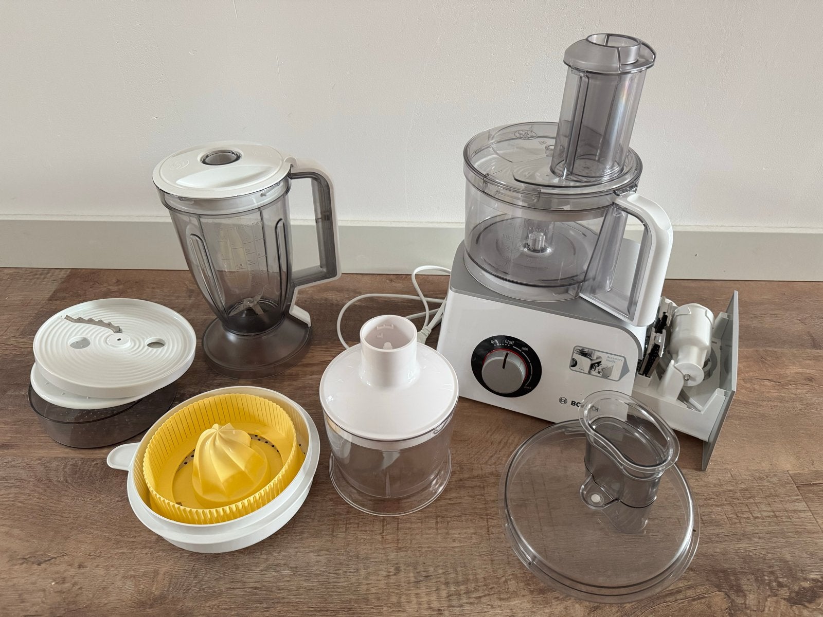Bosch MCM4200 Keukenmachine - Compleet met accessoires, Gebruikt, 3 snelheden of meer, Ophalen of Verzenden, 2 tot 3 liter