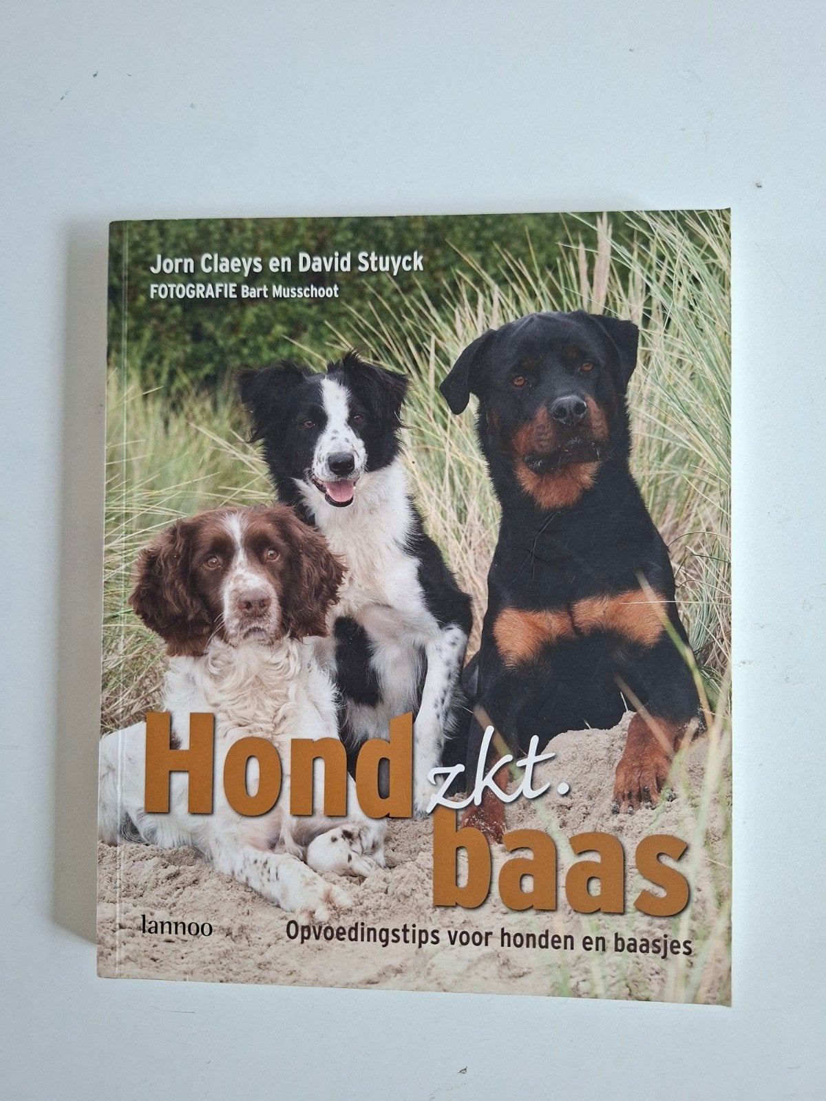 Hond zkt. baas - Opvoedingstips voor honden en baasjes, Ophalen of Verzenden, Zo goed als nieuw, Honden, Jorn Claeys en David Stuyck