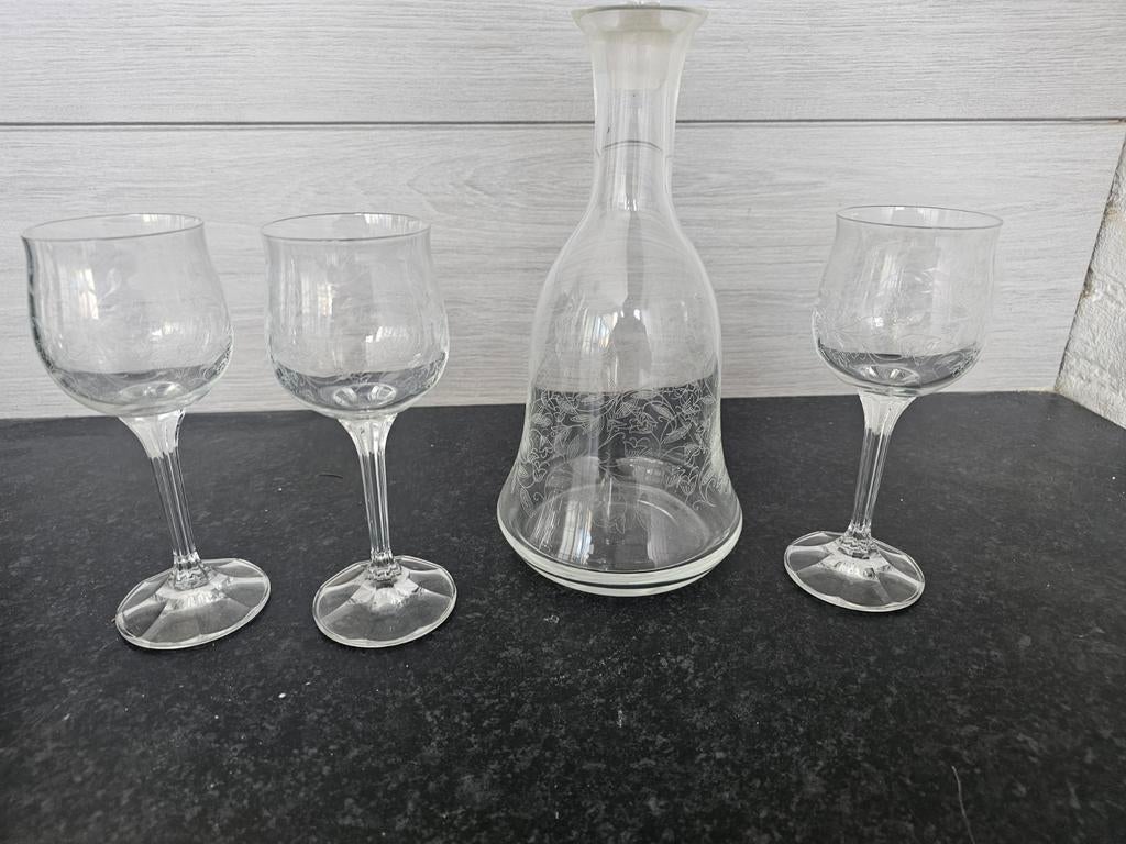 Karaf met 3 gegraveerde glazen, Ophalen of Verzenden