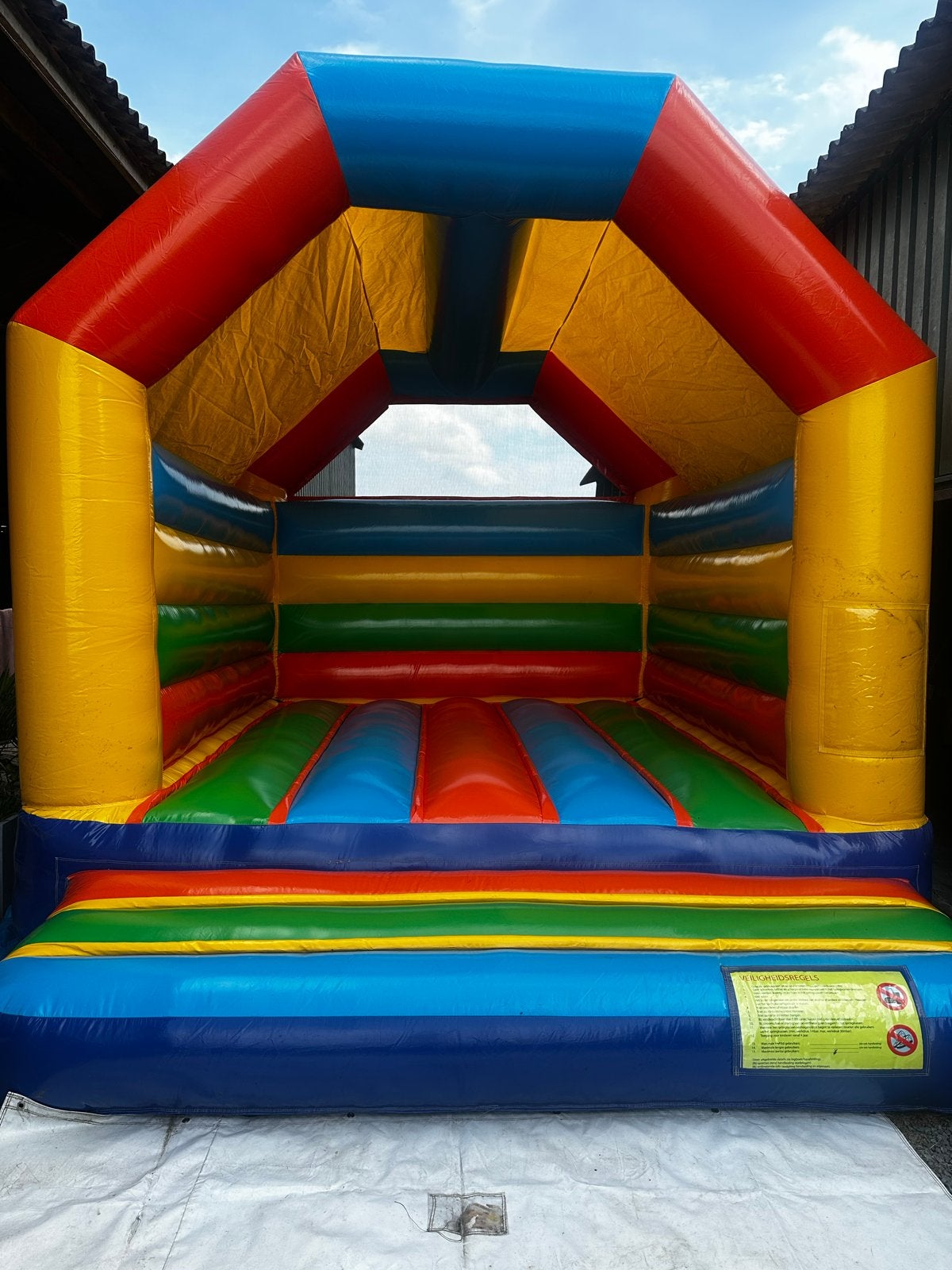 Springkussen Regenboog inclusief blower, Ophalen, Gebruikt
