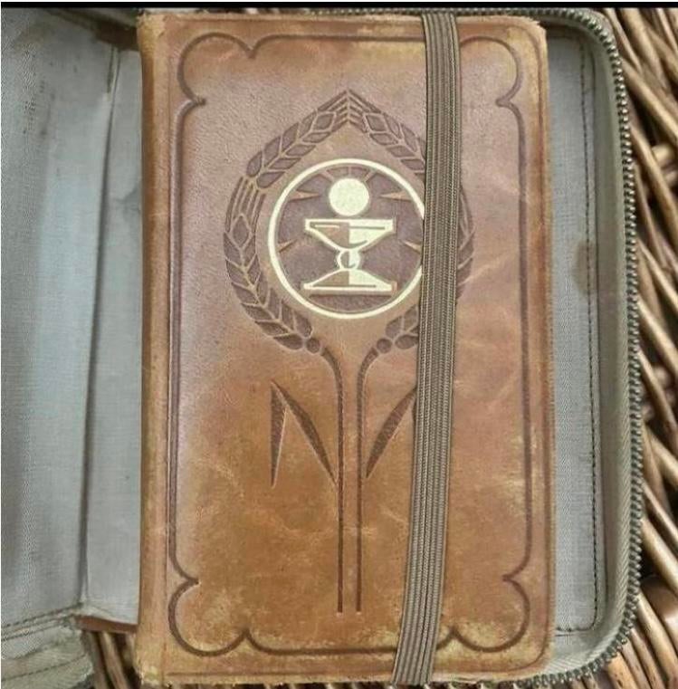 Mis en Vesperboek leer met leren hoes ,bladgouden pagina’s, Antiek en Kunst, Ophalen of Verzenden