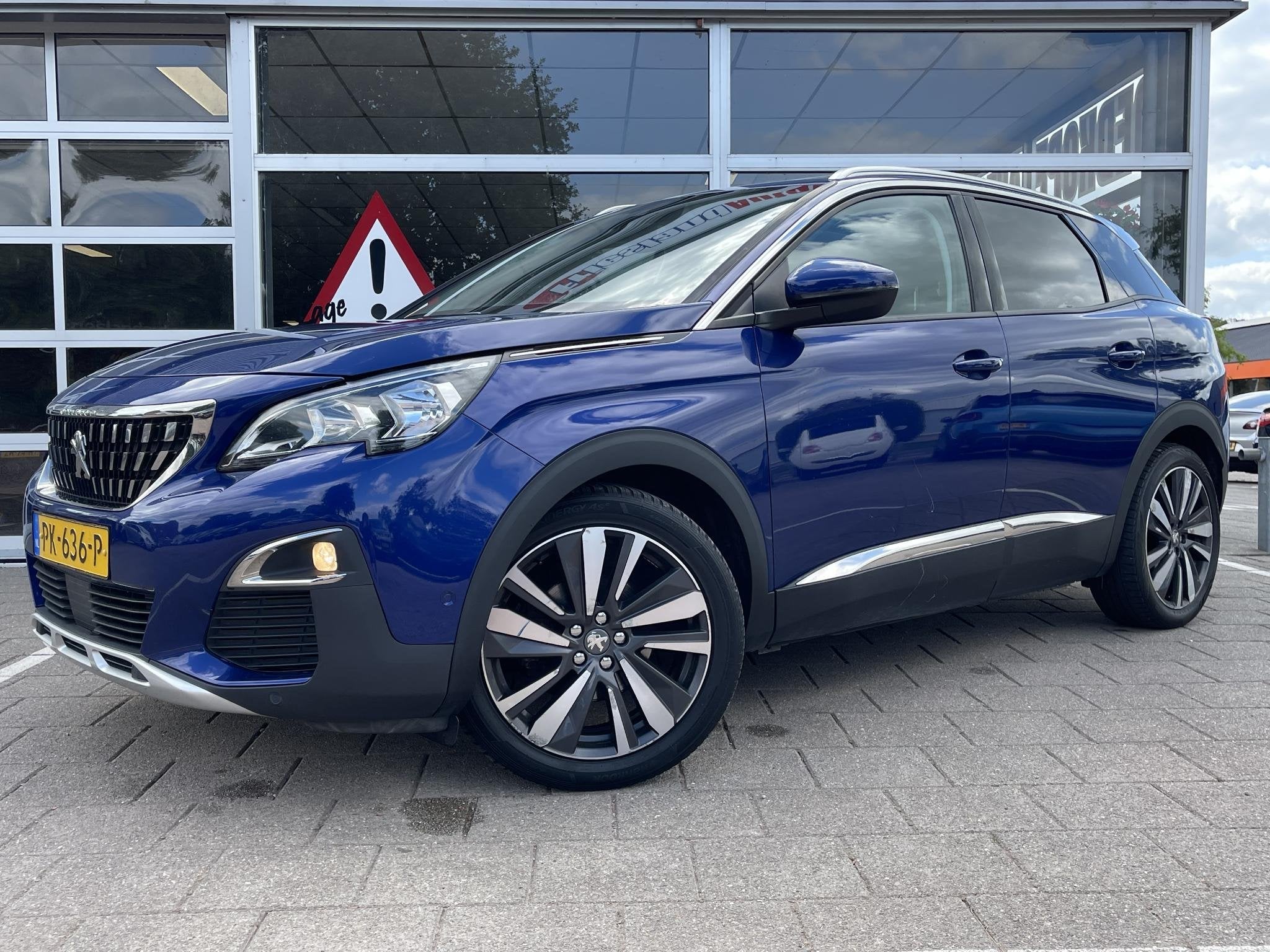 Peugeot 3008 1.2 PureTech Blue Lease Premium /Schuif-kanteld, Gebruikt, Euro 6, 1199 cc, Met garantie (alle)