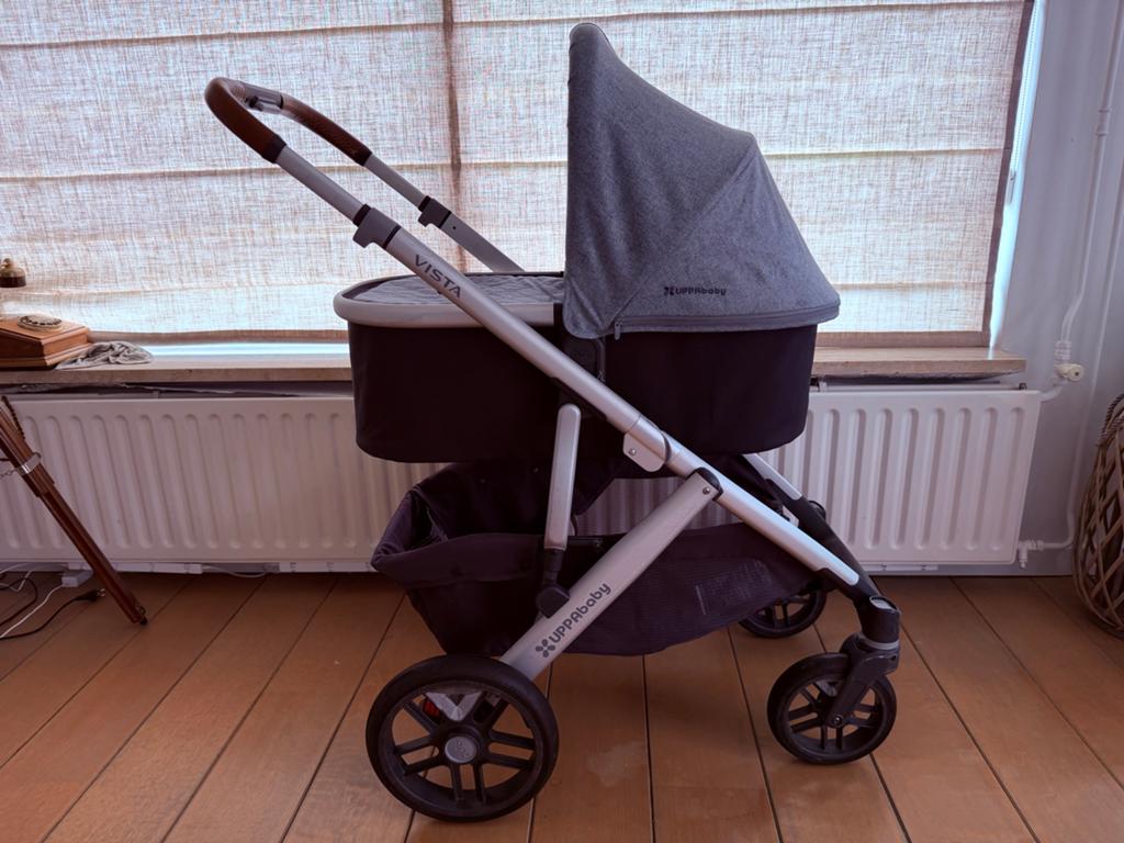 UPPAbaby Vista Combiwagen met veel accessoires, Zo goed als nieuw, Combiwagen, Met reiswieg, Ophalen