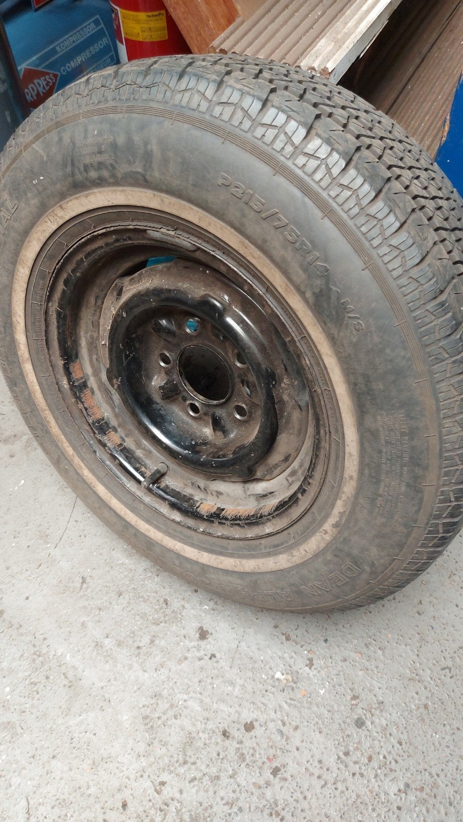 Gebruikte P215/75R14 M+S Banden en Velgen MOPAR 5X 114.3, Ophalen, Gebruikt, Onbekend, Onbekend