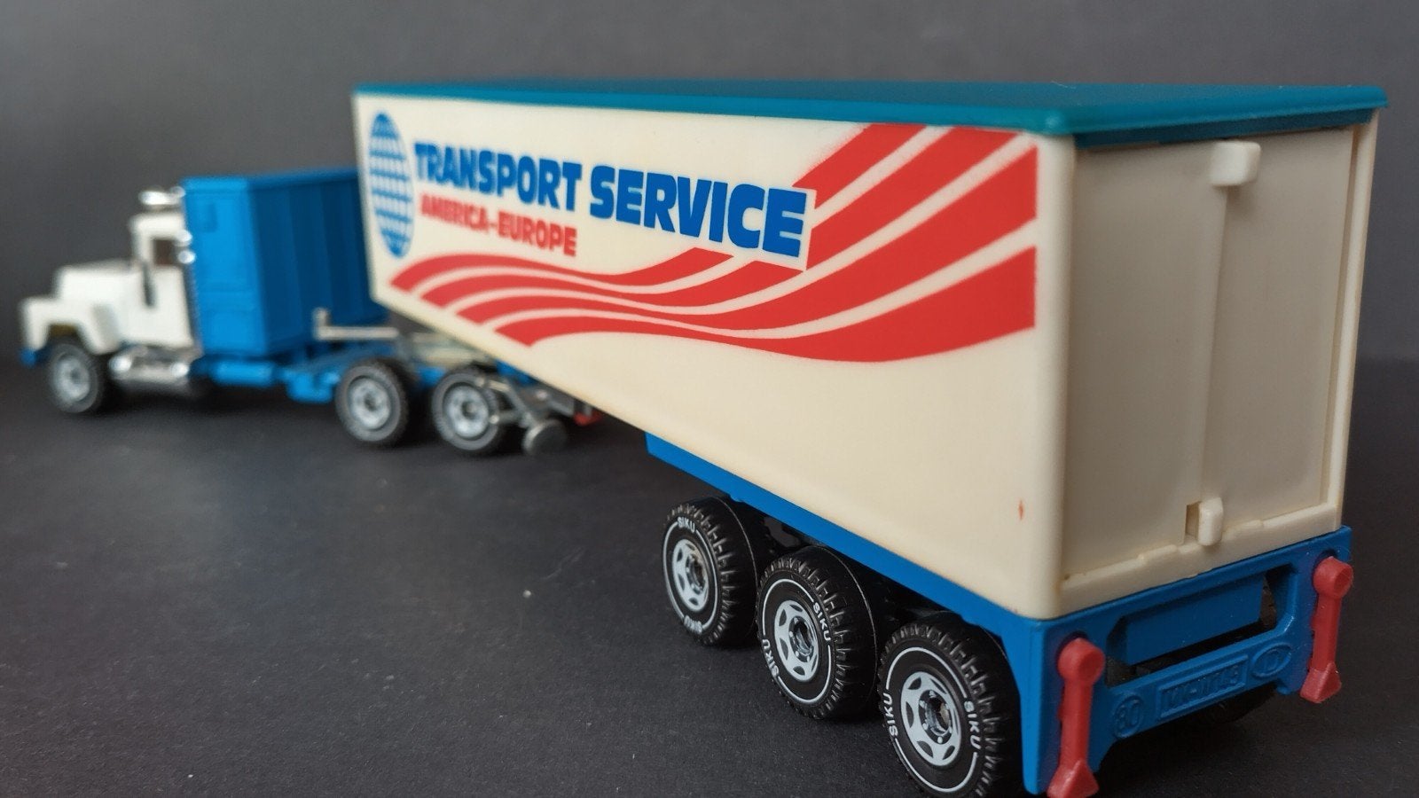Mack transport service America Europe 1:55 Siku 3117 Pol, SIKU, Verzenden, Zo goed als nieuw, Bus of Vrachtwagen