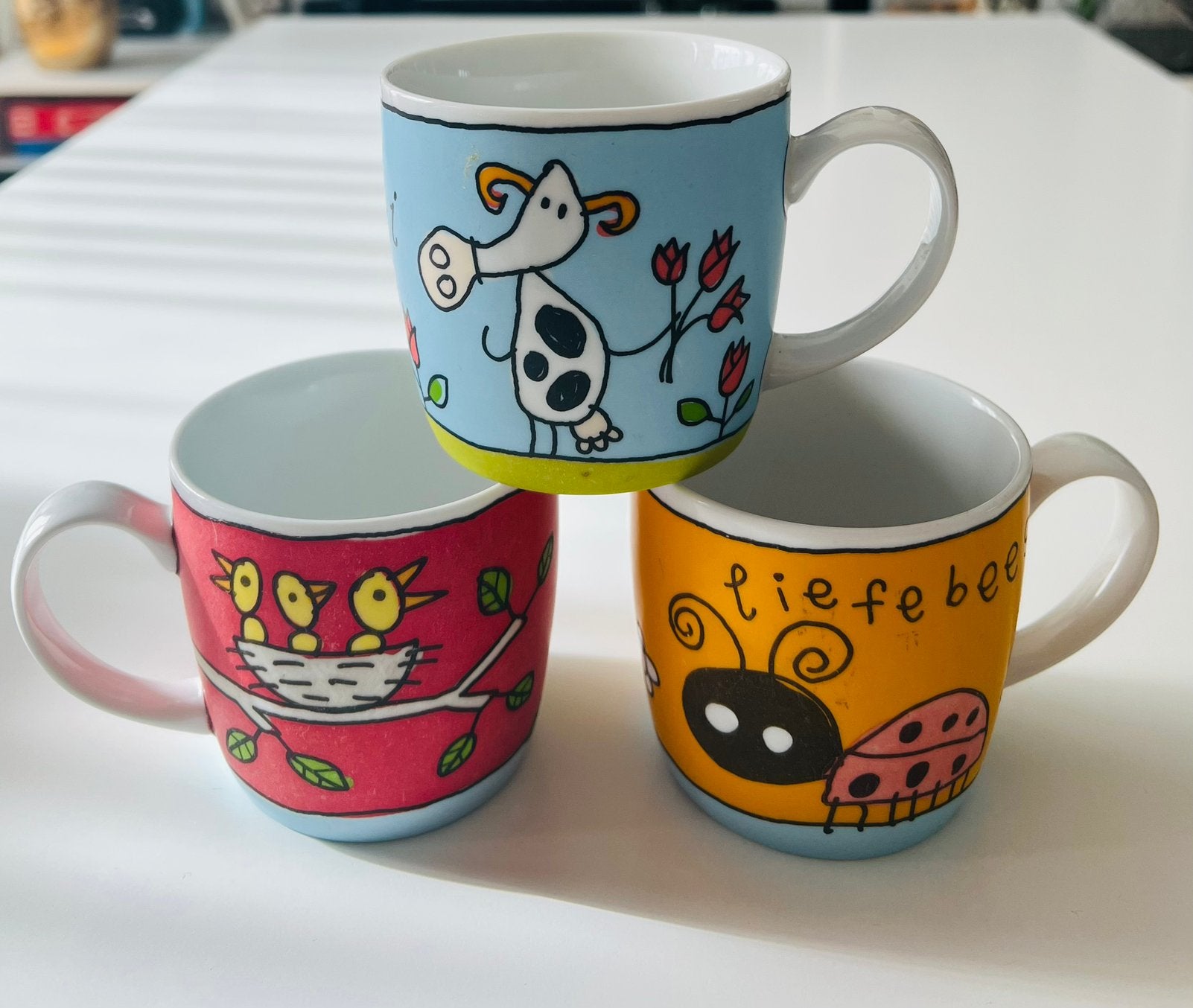 3 mokken Douwe Egberts., Ophalen of Verzenden, Zo goed als nieuw, Bord(en), Overige stijlen