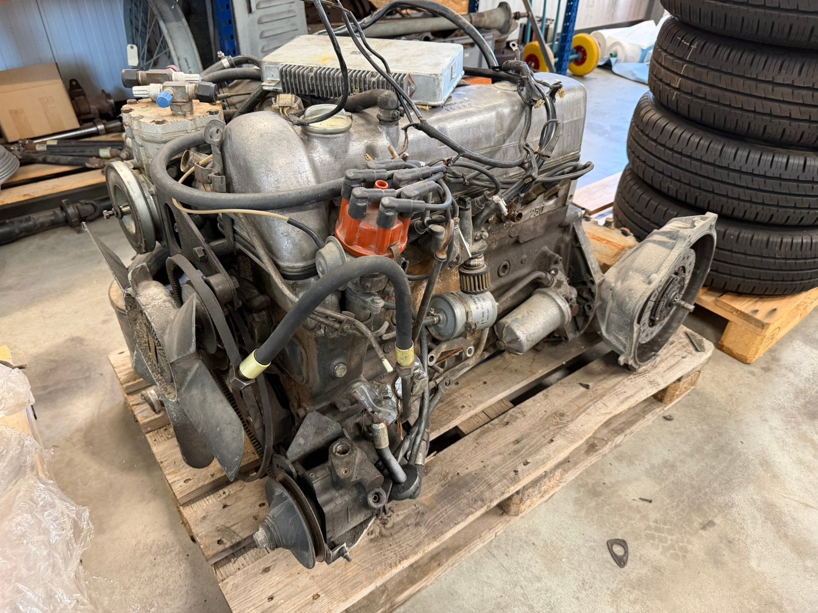 Mercedes w114 250CE motor met handbak complete set, Ophalen, Gebruikt, Mercedes-Benz