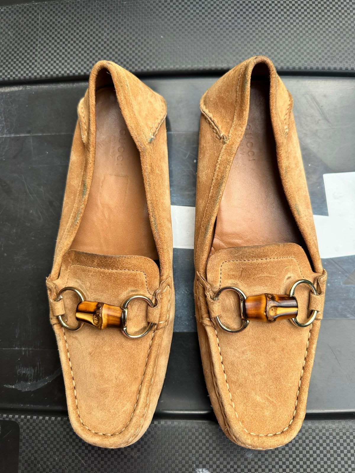 Gucci suède instappers met bamboe detail, maat 39, Ophalen of Verzenden, Gedragen, Bruin, Instappers