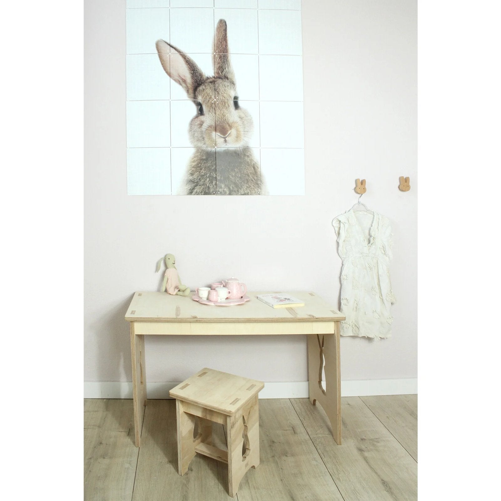 Kids Kabinet kindertafel +2 krukken hout, Ophalen, Zo goed als nieuw, Tafel(s) en Stoel(en)