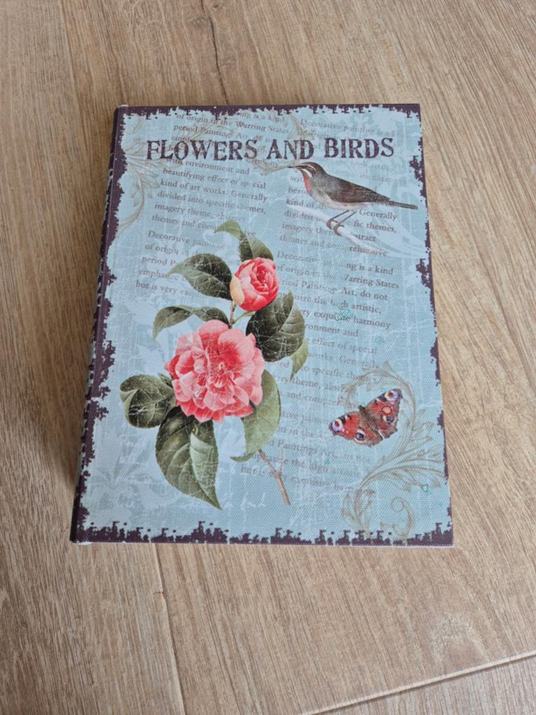 Decoratief Opbergboek 'Flowers and Birds', Huis en Inrichting, Woonaccessoires | Overige, Gebruikt, Meerkleurig, Ophalen of Verzenden