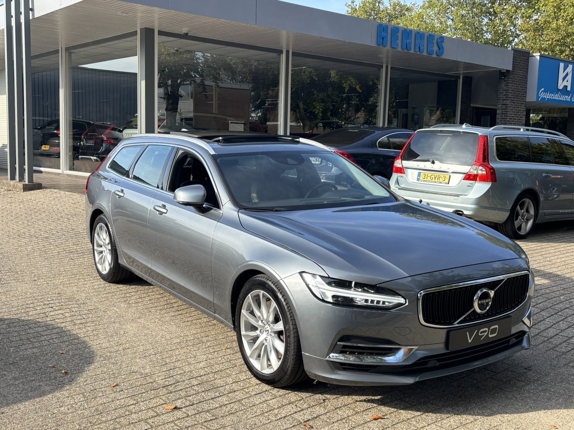 Volvo V90 T8 408pk AWD Panorama HeadUp 360 Family Keyless, Automaat, Dealer onderhouden, 4 cilinders, Verwarmde buitenspiegels