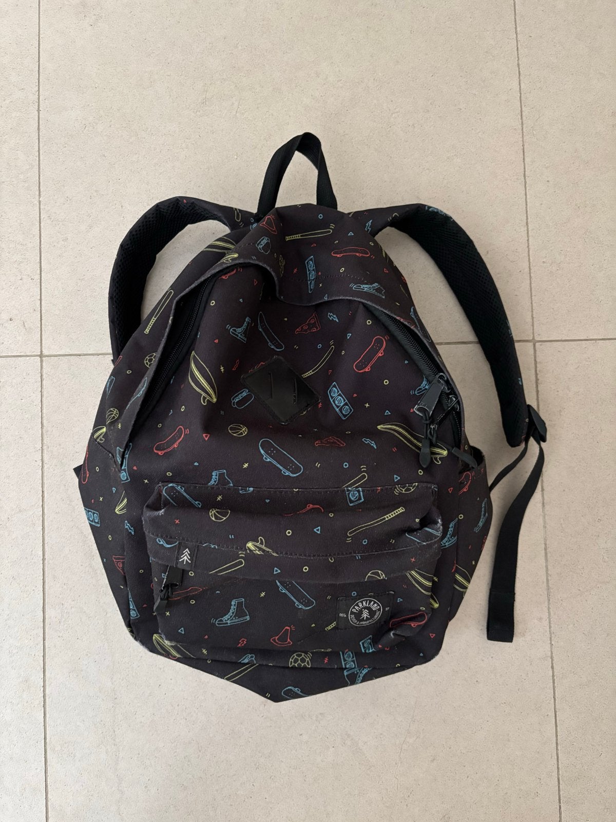 Parkland zwarte rugzak met print - Gebruikt!, Ophalen of Verzenden, Gebruikt, 25 tot 40 cm, Overige merken
