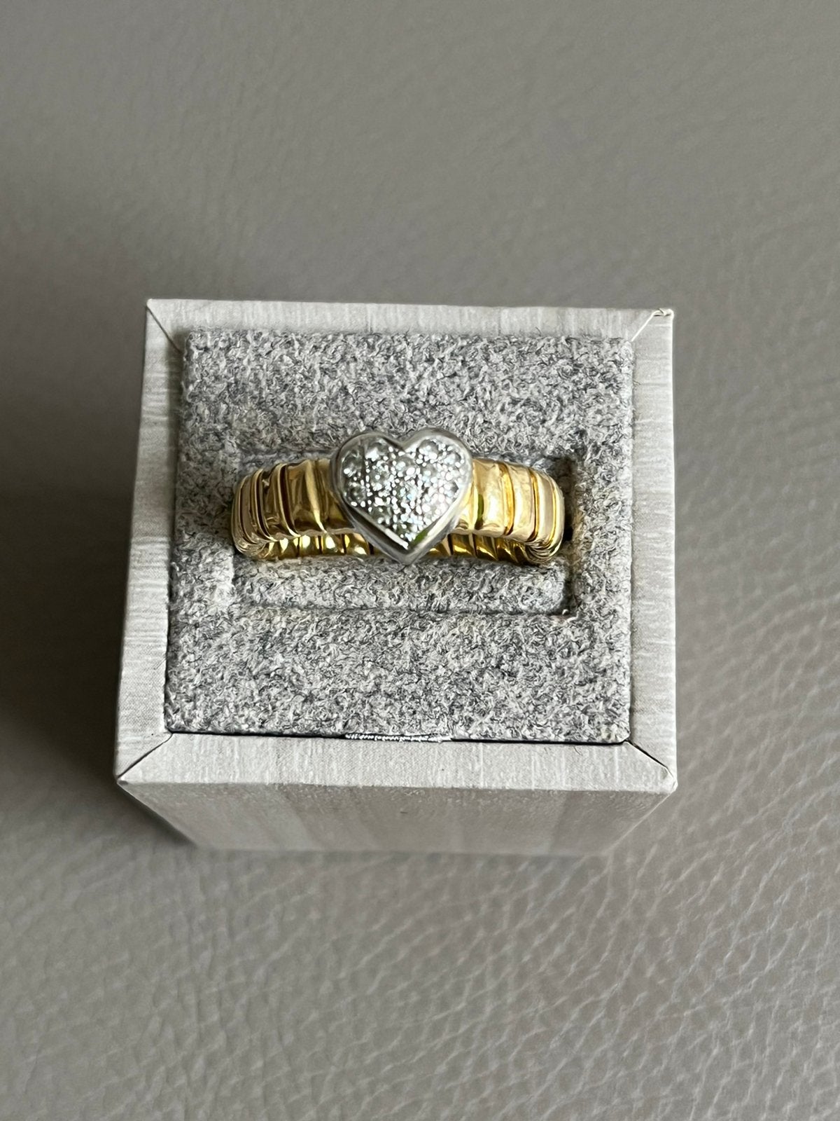 Gouden ring met hart van diamanten, Ophalen of Verzenden, Zo goed als nieuw, 17 tot 18, Dame