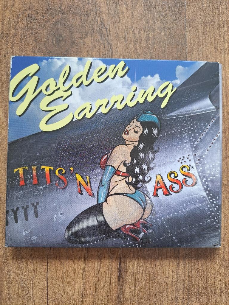 Golden Earring - Tits 'n Ass (1CD), ZGAN, Digipack (2012), Inclusief boekje, Ophalen of Verzenden, Zo goed als nieuw, Poprock
