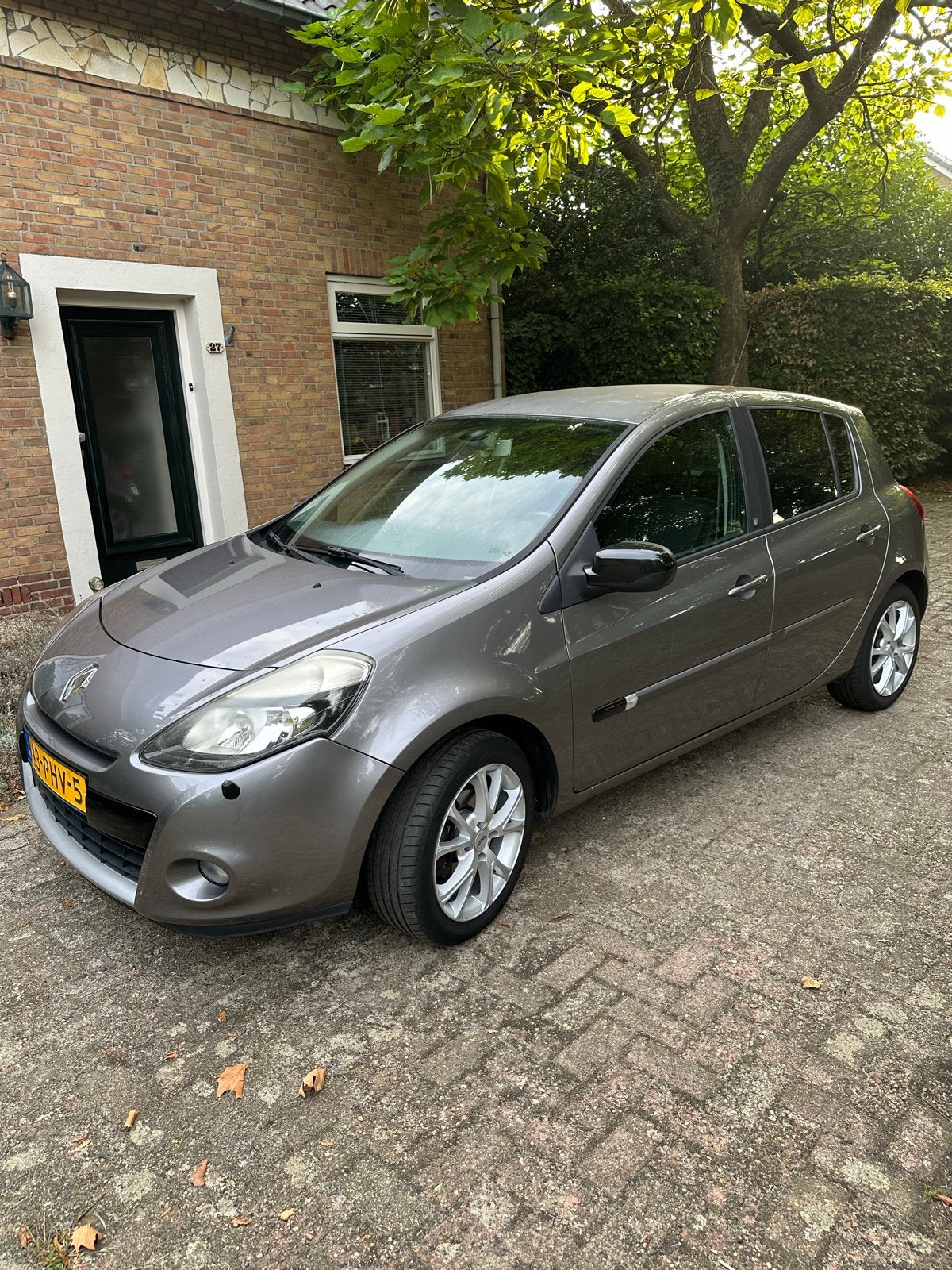Renault Clio 1.2 TCE 5-DRS 2011 Grijs, met trekhaak, Auto's, Renault, Voorwielaandrijving, Zwart, 4 cilinders, 100 pk