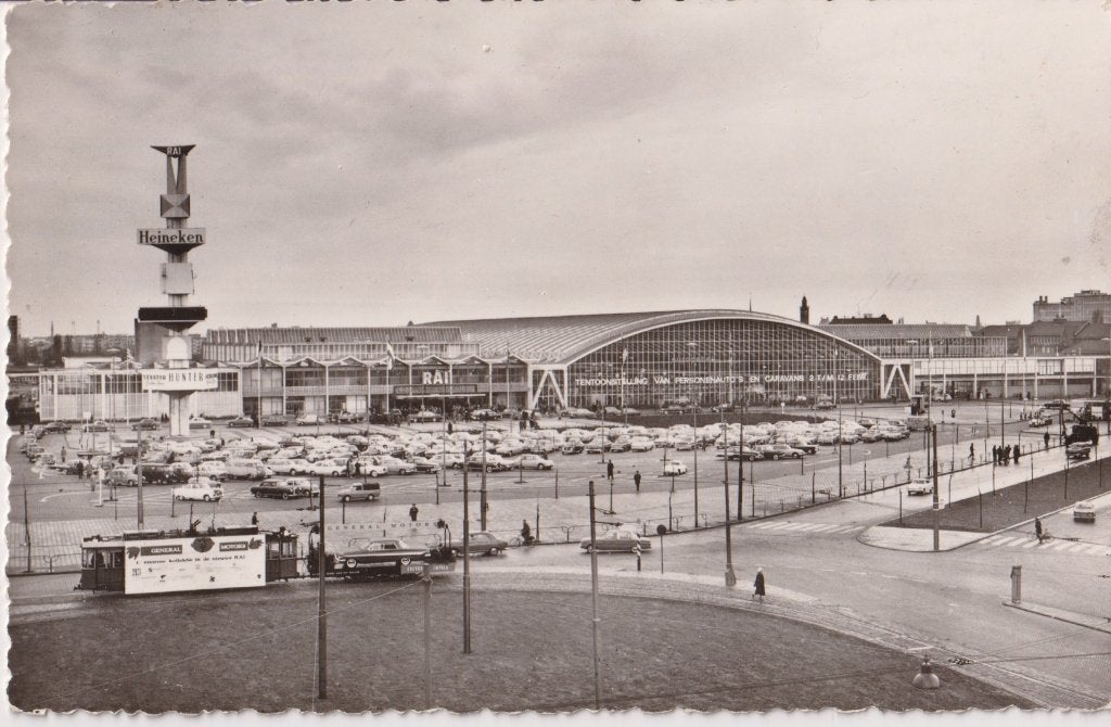 Amsterdam RAI met auto's , Porsche 356, Verzamelen, Ophalen of Verzenden, 1960 tot 1980, Ongelopen, Noord-Holland