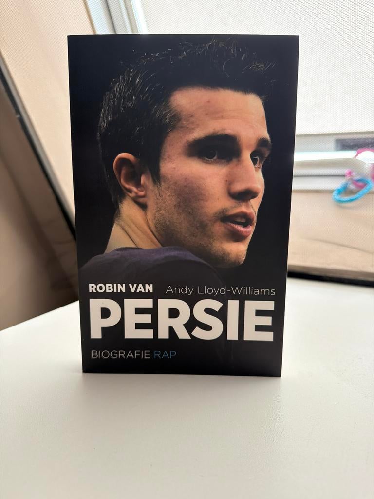Robin van Persie - Biografie RAP, Ophalen of Verzenden, Zo goed als nieuw, Sport