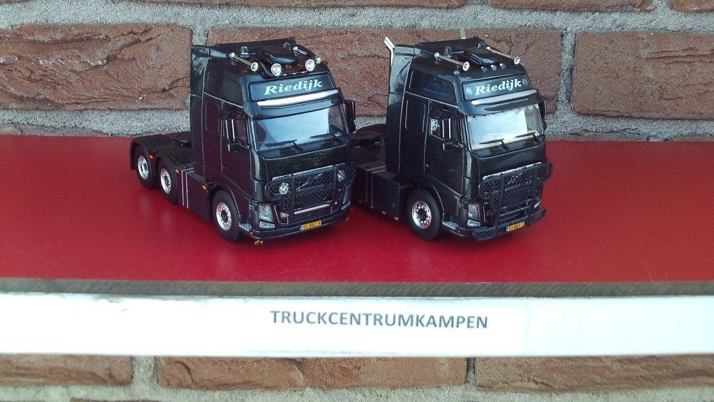 WSI  2  x  Volvo  FH3  van  Riedijk - Yerseke., Ophalen of Verzenden, Nieuw, Bus of Vrachtwagen, Wsi