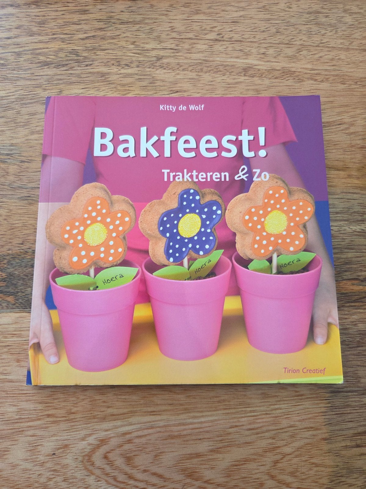 Bakfeest! Trakteren & Zo - Kitty de Wolf, Ophalen of Verzenden, Gelezen, Kitty de Wolf, Taart, Gebak en Desserts