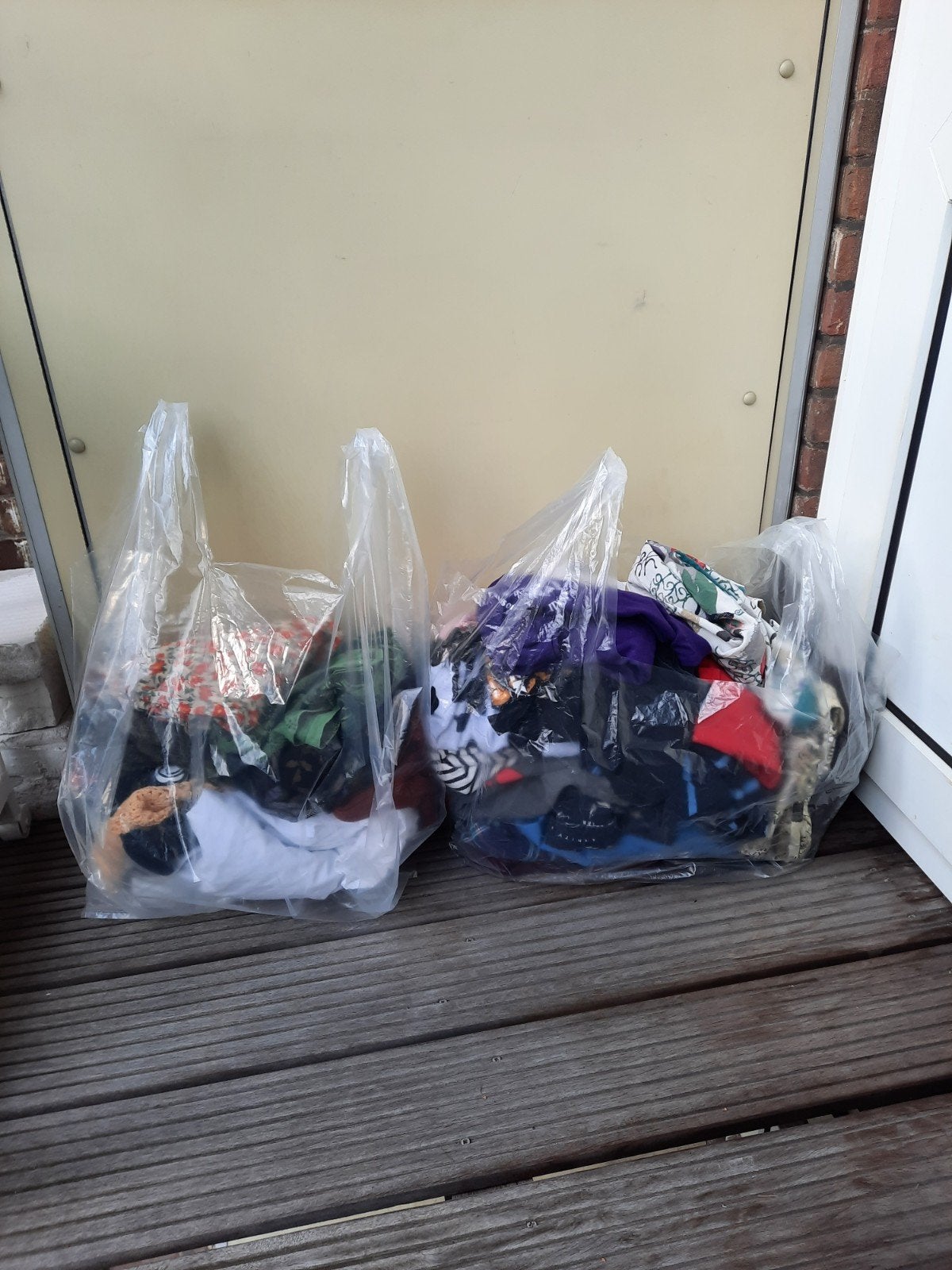 Twee tassen dames kleding, Kleding | Dames, Ophalen, Zo goed als nieuw